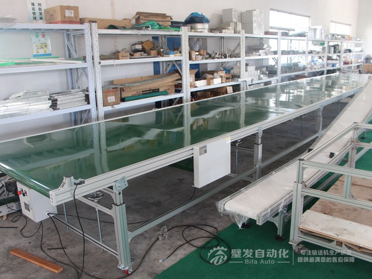 1500W10000L標(biāo)準(zhǔn)大線結(jié)構(gòu)皮帶輸送機(jī)