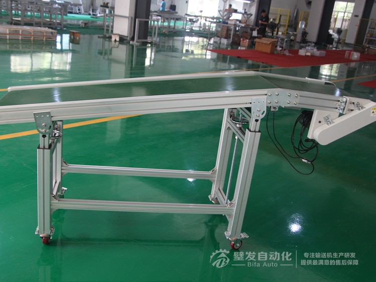 機(jī)械手配套帶平臺(tái)斜坡輸送線 機(jī)械手配套帶平臺(tái)斜坡輸送線