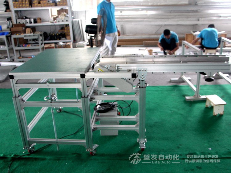 小型非標(biāo)皮帶輸送機(jī) 小型非標(biāo)皮帶輸送機(jī)