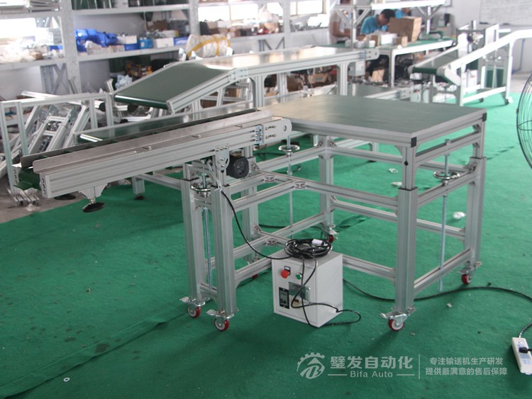 小型非標(biāo)皮帶輸送機(jī) 小型非標(biāo)皮帶輸送機(jī)