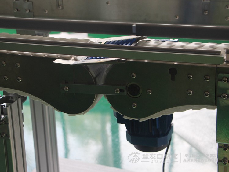 龍骨鏈板輸送機(jī) 龍骨鏈板輸送機(jī)