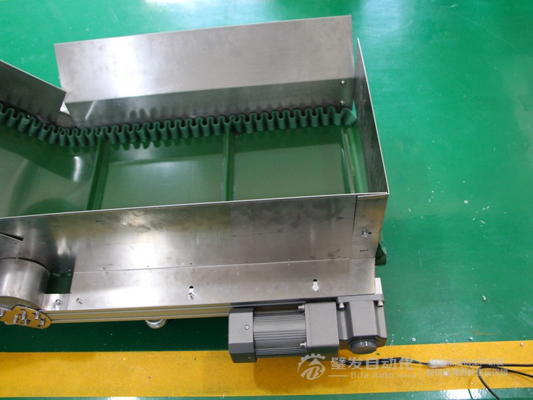 即加裙邊擋板又加鍍鋅擋邊Z字形爬坡輸送機(jī) 即加裙邊擋板又加鍍鋅擋邊Z字形爬坡輸送機(jī)