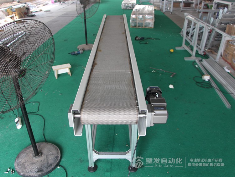 不銹鋼網(wǎng)鏈輸送機(jī) 不銹鋼網(wǎng)鏈輸送機(jī)