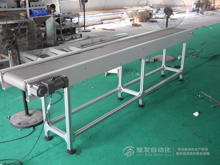 不銹鋼網(wǎng)鏈輸送機(jī) 不銹鋼網(wǎng)鏈輸送機(jī)