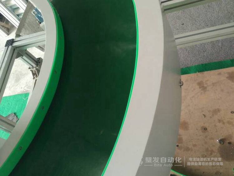 小型轉(zhuǎn)彎機