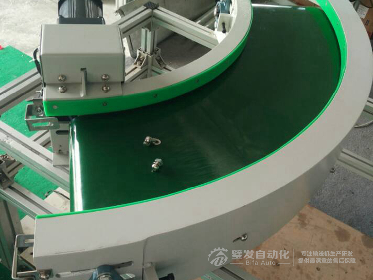 小型轉(zhuǎn)彎機