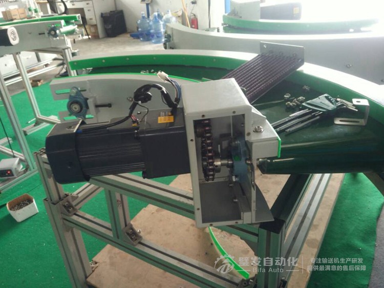 小型轉(zhuǎn)彎機