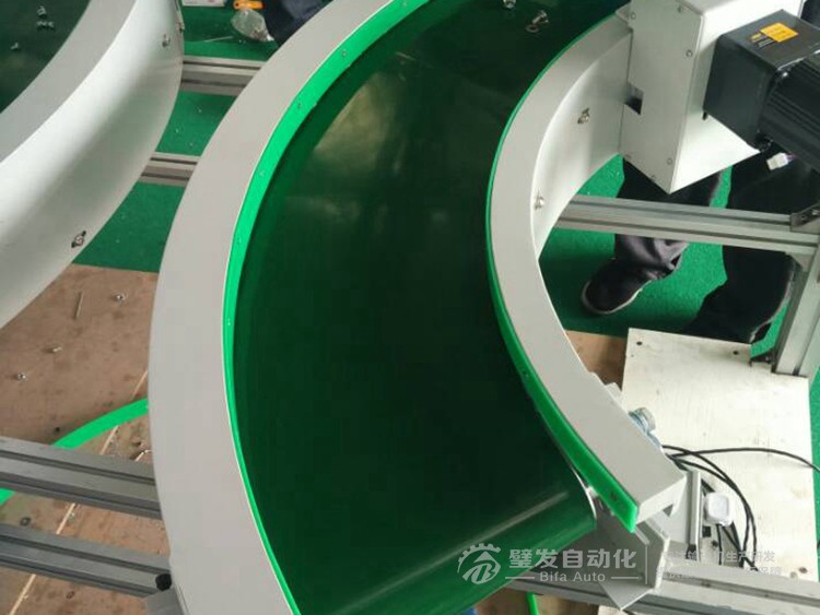 小型轉(zhuǎn)彎機