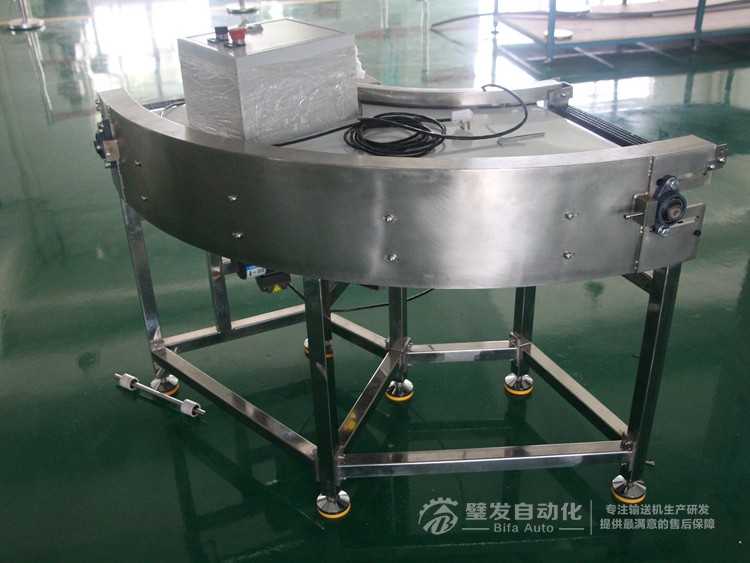 整機不銹鋼白色食品級皮帶90度轉(zhuǎn)彎機 整機不銹鋼白色食品級皮帶90度轉(zhuǎn)彎機